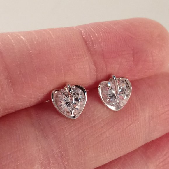 925 Silver Gorgeous Heart White Diamond Zircon Stud Earrings Party Gift - Picture 6 of 6